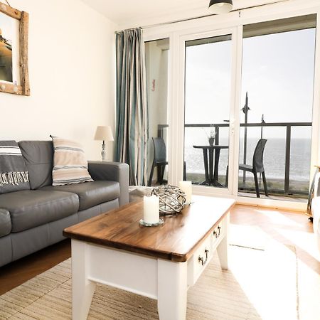 풀헬리 12 West End Point 아파트 외부 사진