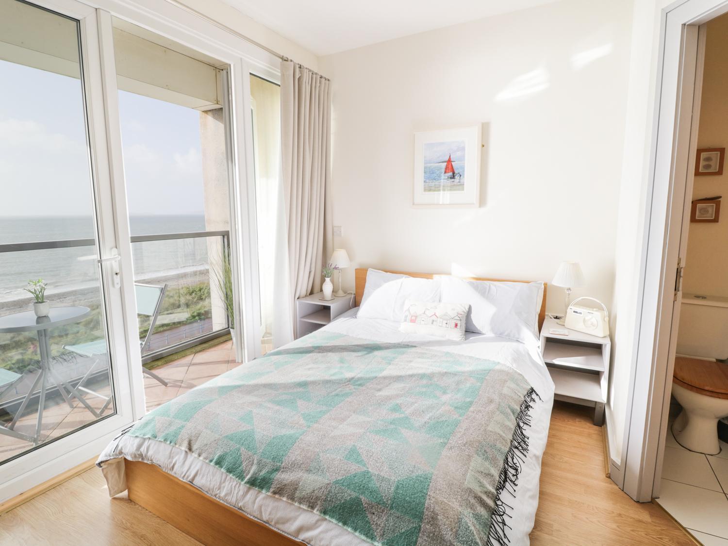 풀헬리 12 West End Point 아파트 외부 사진