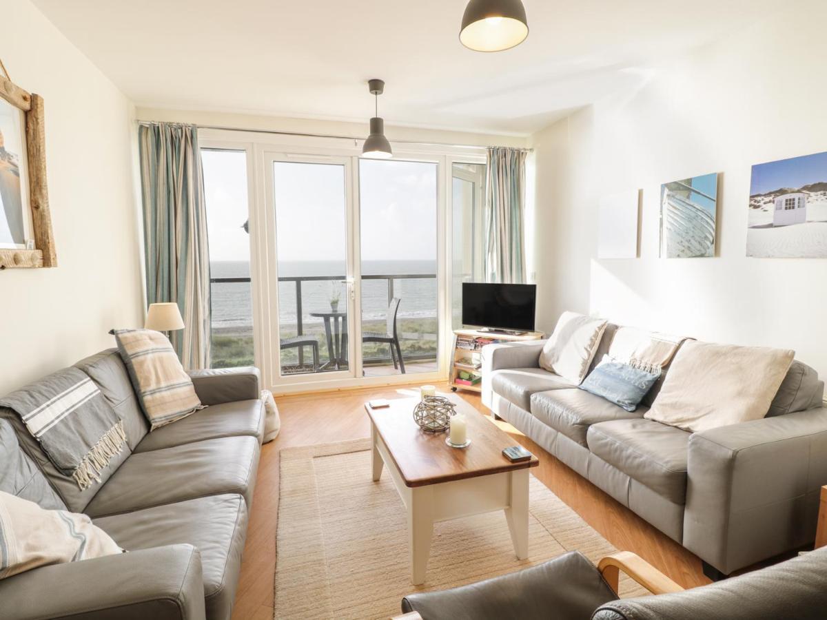 풀헬리 12 West End Point 아파트 외부 사진